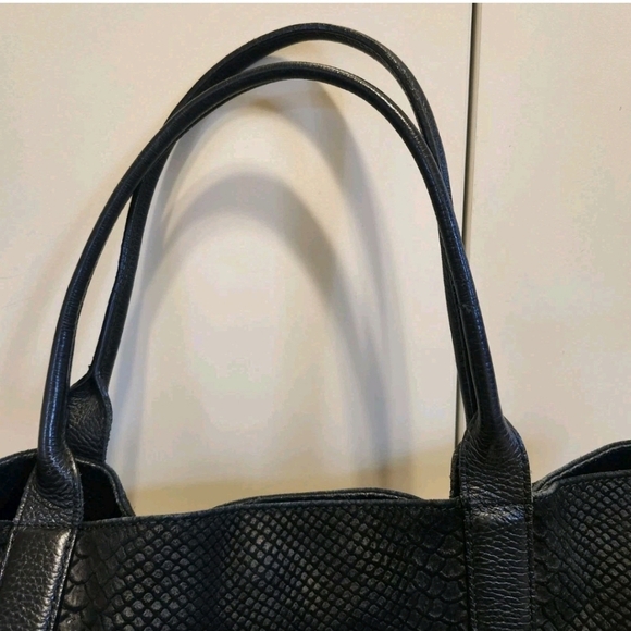 J. McLaughlin Black Python Print Embossed Leather Carryall/Tote Bag Ret.$398 - Picture 4 of 15